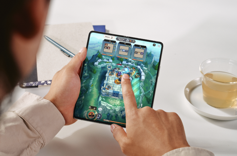 Descubre en detalle cómo la pantalla y el rendimiento del nuevo Galaxy Z Fold5 hacen del plegable el smartphone ideal para videojuegos móviles