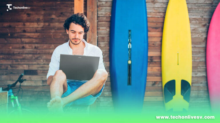 Hombre trabajando en tabla de surf.jpg