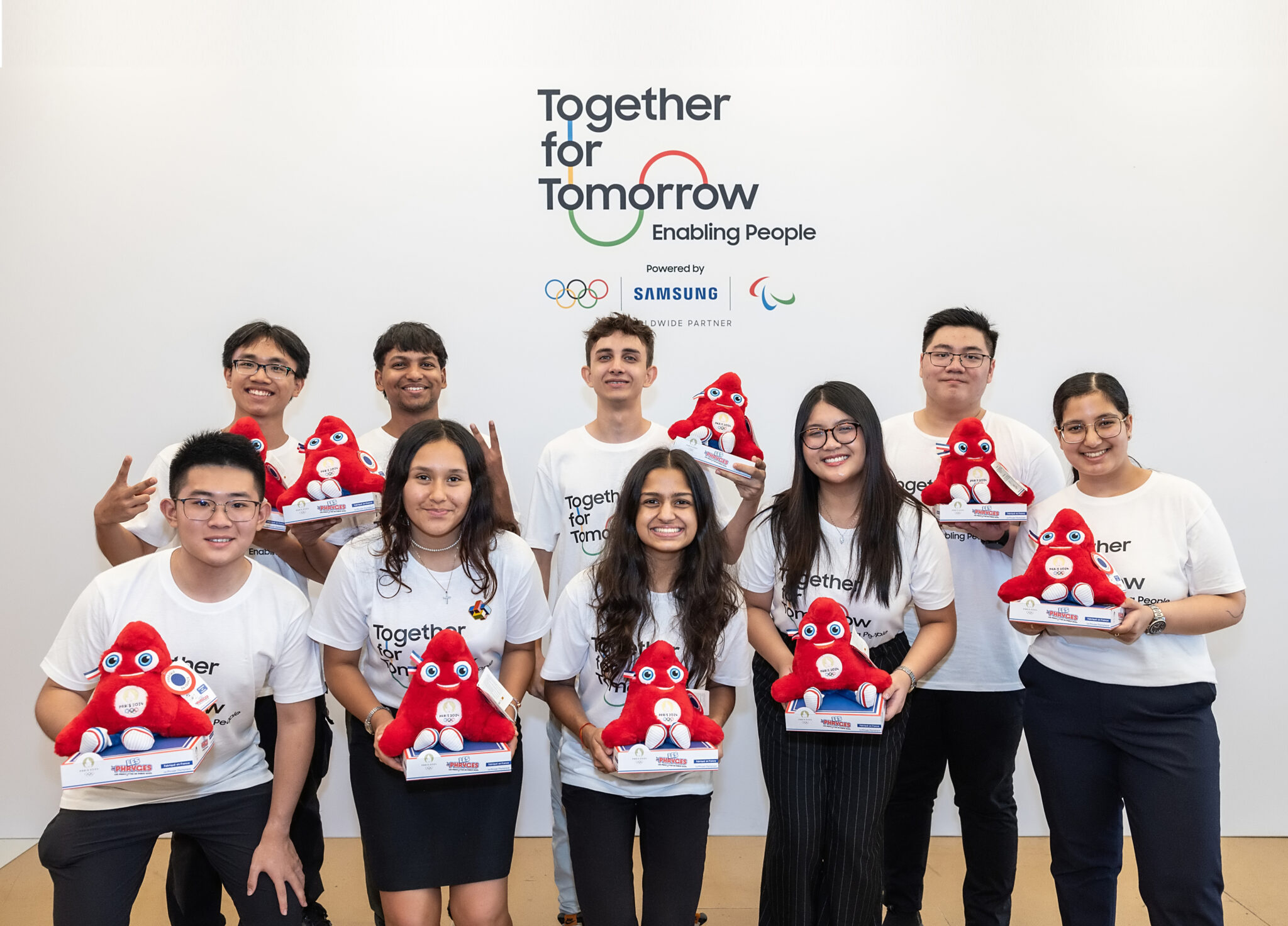 La peruana Nancy Gutiérrez participa en una serie de desafíos y consejerías en el nuevo proyecto "Together for Tomorrow, Enabling People", que busca soluciones a problemas reales de la sociedad