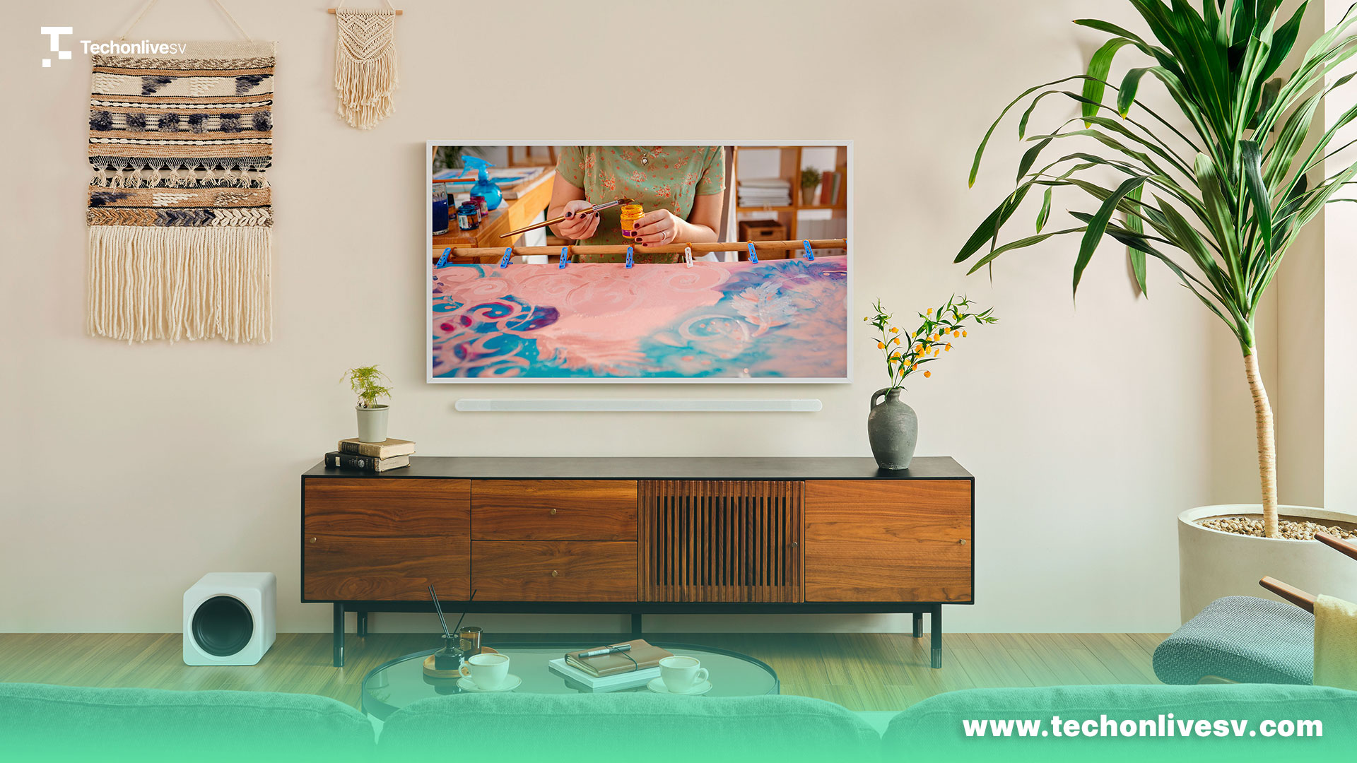 Samsung Electronics creó una TV que une soluciones tecnológicas para integrar arte y diseño a tu hogar. La personalización de los espacios domésticos tiene un aliado en esta sofisticada y estilizada pantalla
