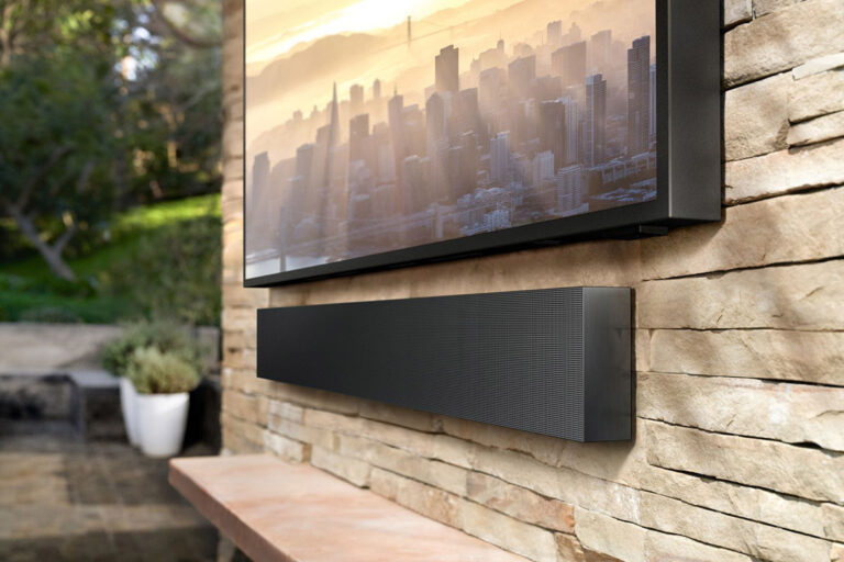 Ultra_Slim Soundbar_Lifestyle