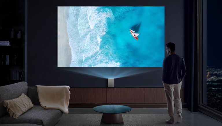 LG PRESENTA EN EL CES 2025 UN PROYECTOR MULTIFUNCIONAL