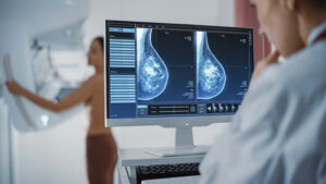 nueva terapia de AstraZeneca para cáncer de mama HER2