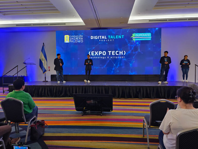ESTUDIANTES ¡SUPÉRATE! PRESENTAN PROYECTOS EN TECNOLOGÍA