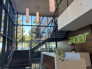 Acer anuncia transición de liderazgo. Olcott Lobby