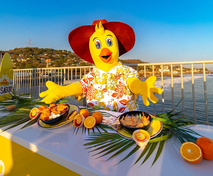 POLLO CAMPERO DA LA BIENVENIDA AL VERANO