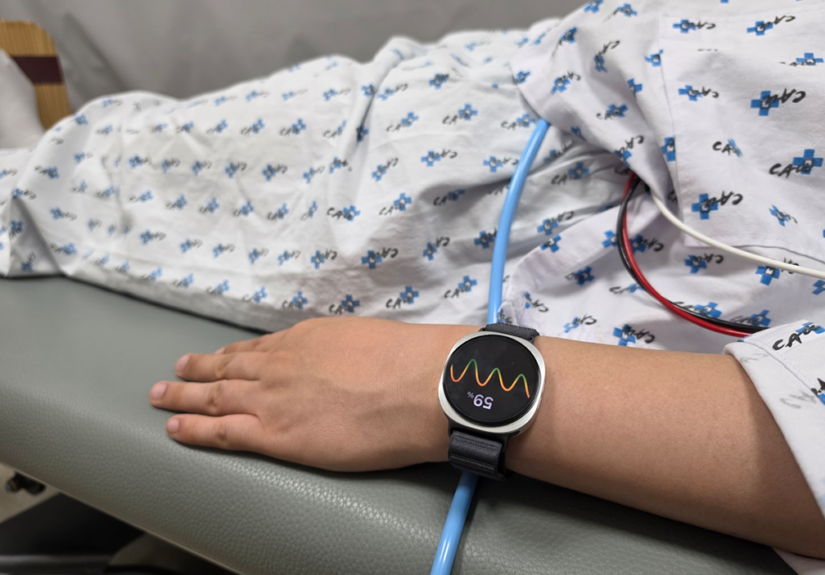 Galaxy Watch equipado con un sensor de fotopletismografía